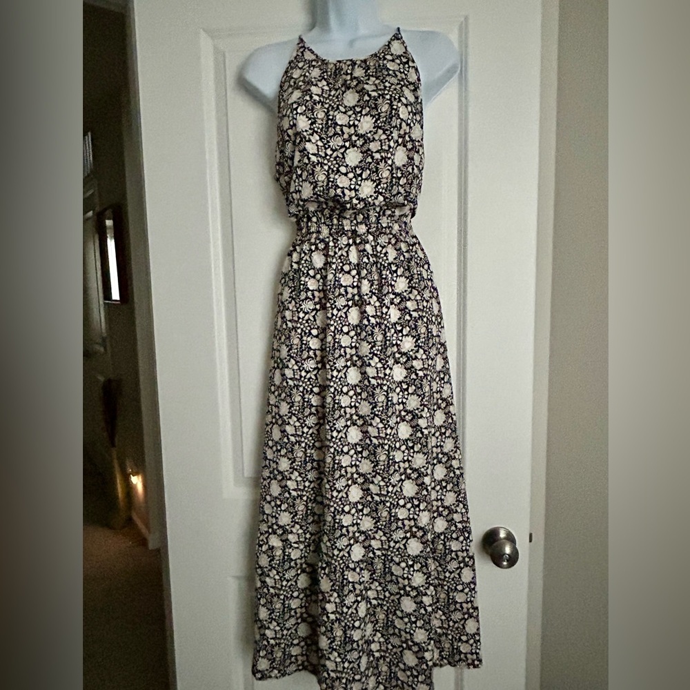 NWT LOFT Black and Cream Floral Maxi Dress Size Medium